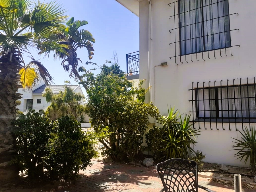 To Let 2 Bedroom Property for Rent in Country Club Western Cape